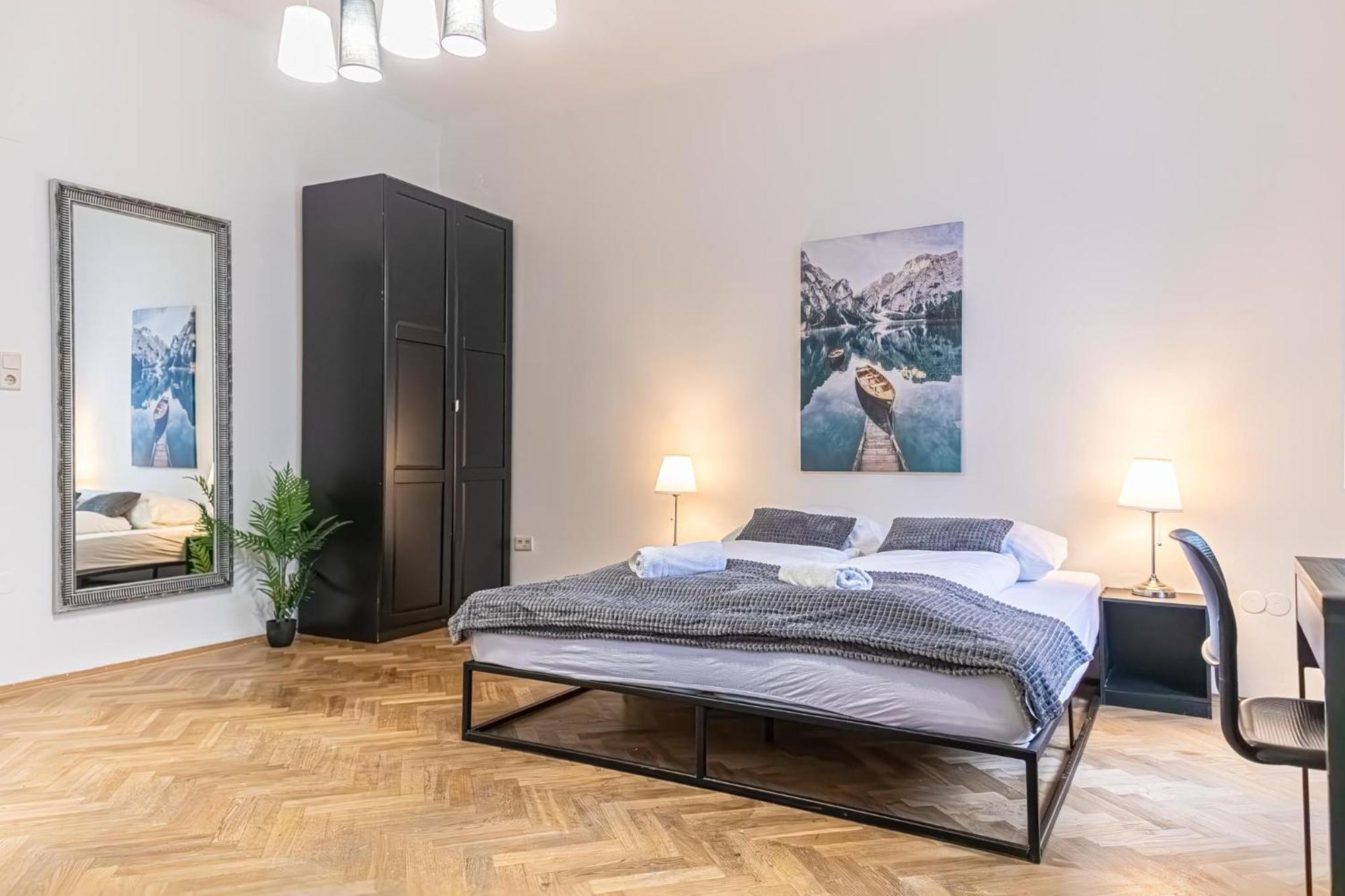 Spacious 2Br Apt -Near Wiener Stadthalle Burggassewiener Well Located Buitenkant foto