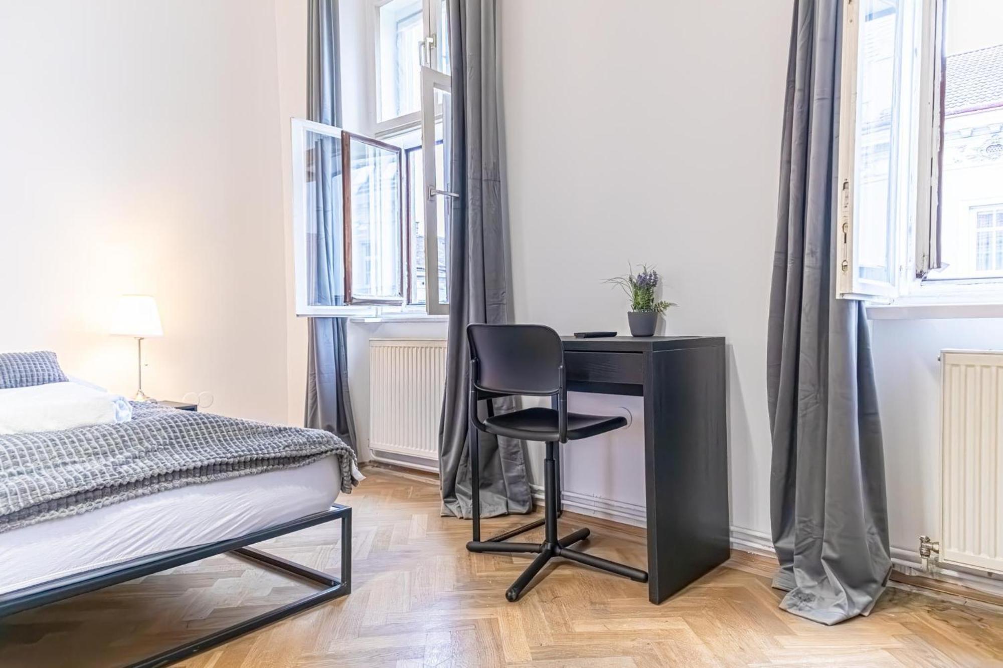 Spacious 2Br Apt -Near Wiener Stadthalle Burggassewiener Well Located Buitenkant foto