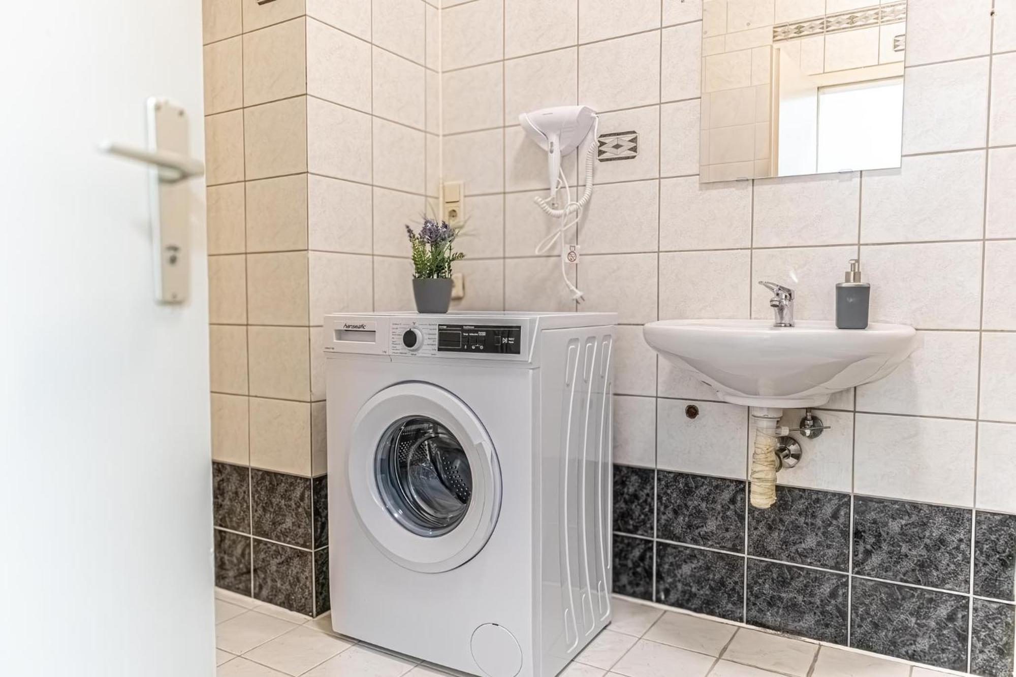 Spacious 2Br Apt -Near Wiener Stadthalle Burggassewiener Well Located Buitenkant foto