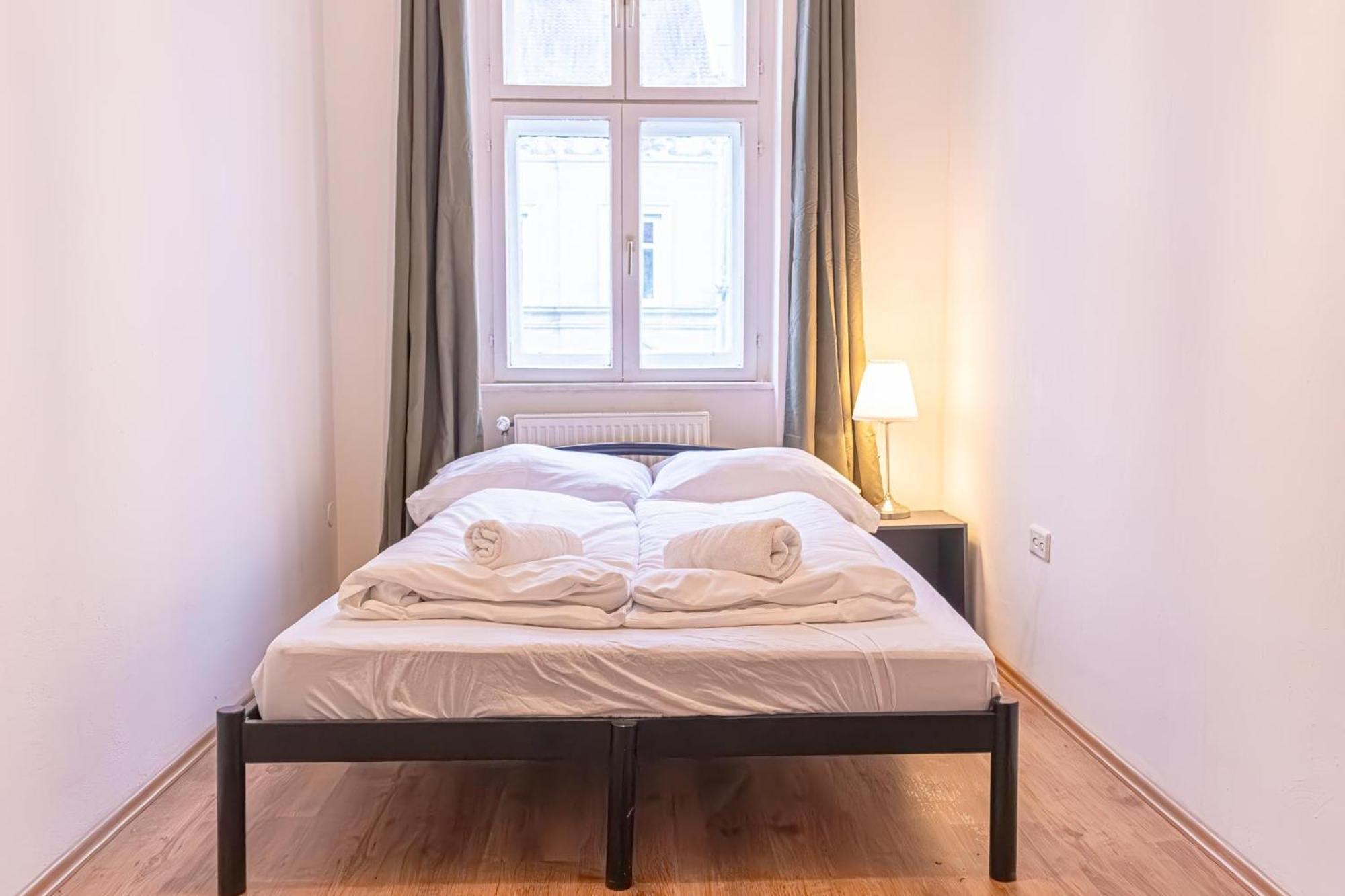 Spacious 2Br Apt -Near Wiener Stadthalle Burggassewiener Well Located Buitenkant foto