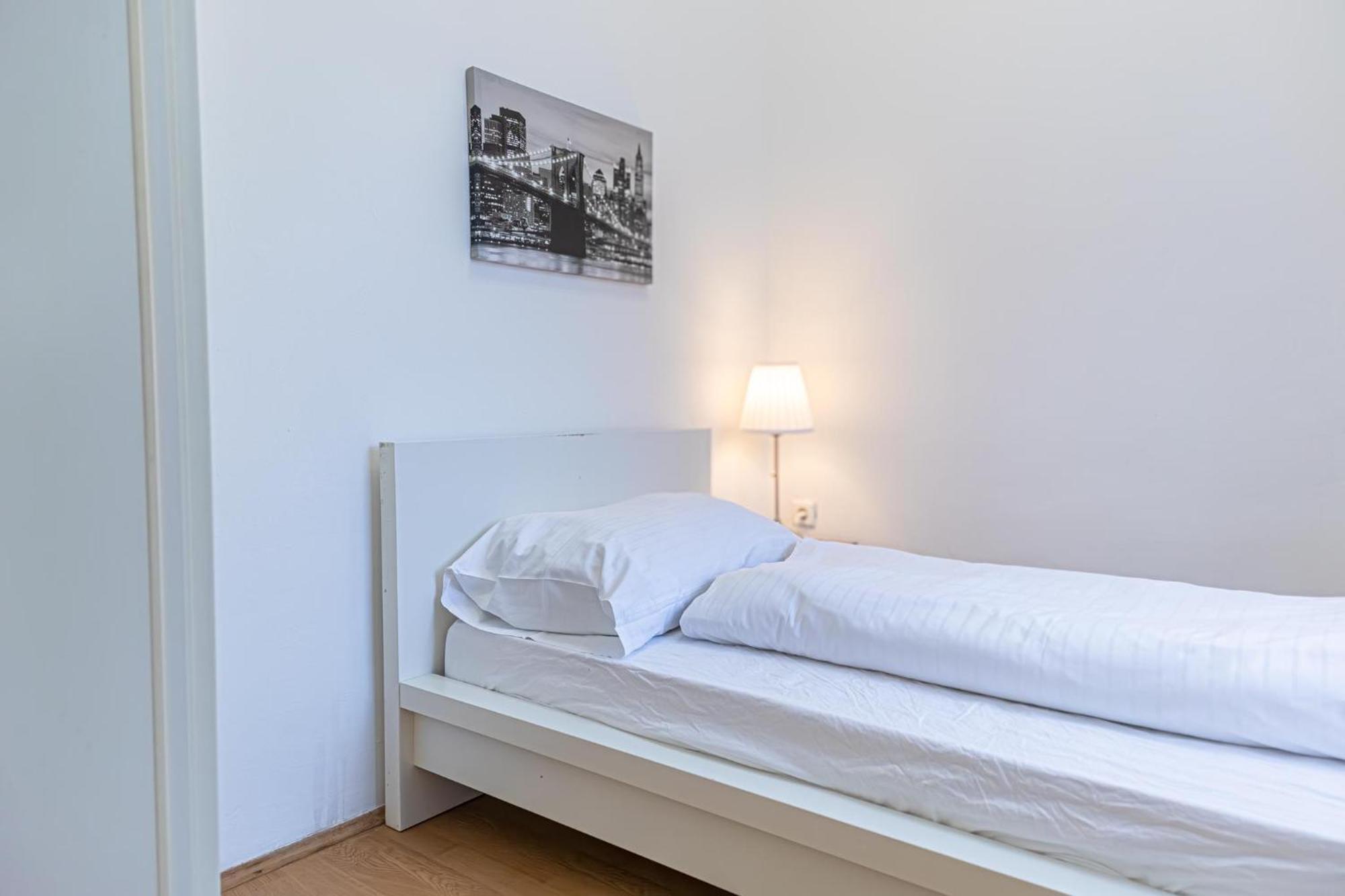Spacious 2Br Apt -Near Wiener Stadthalle Burggassewiener Well Located Buitenkant foto