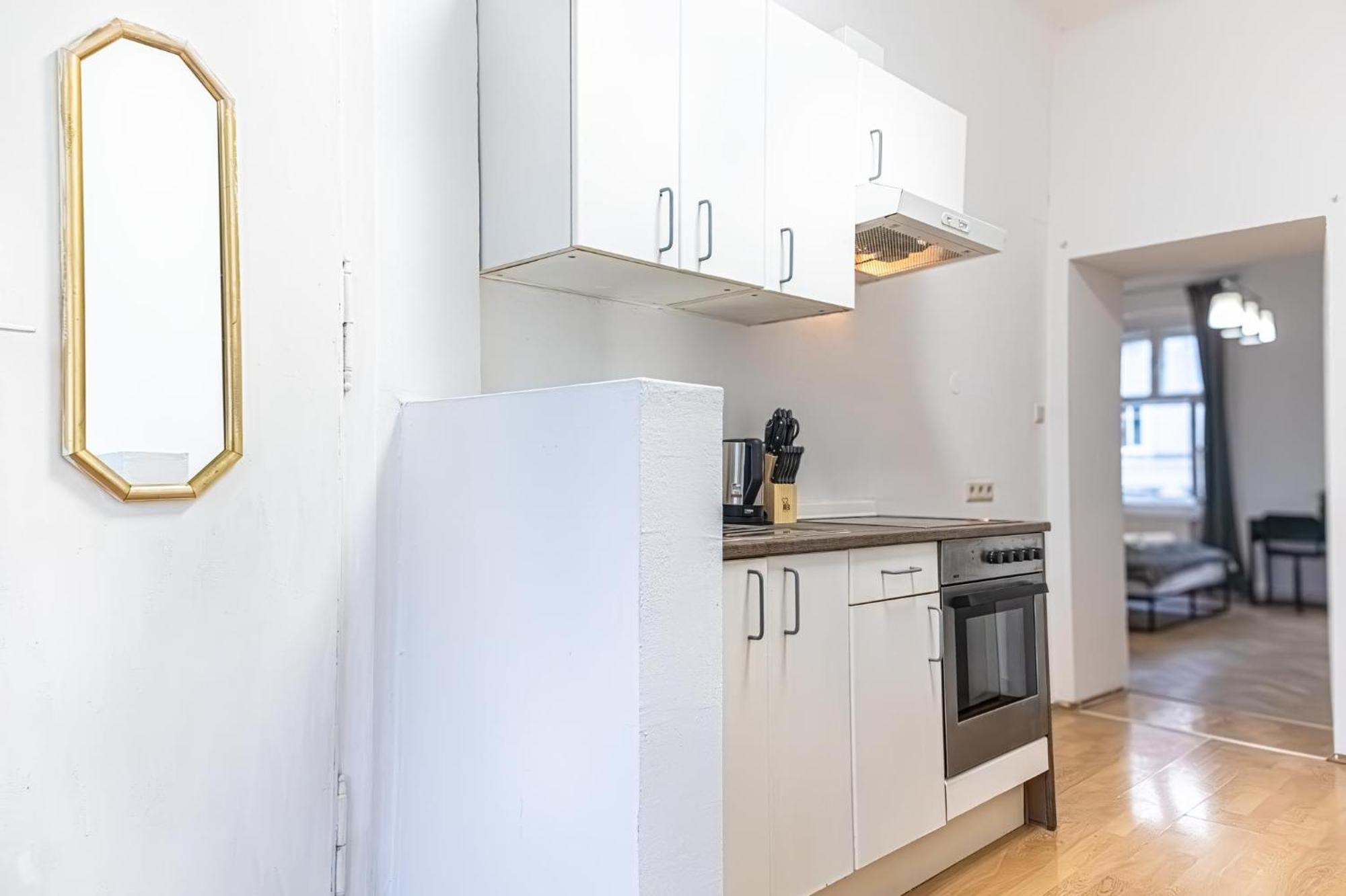 Spacious 2Br Apt -Near Wiener Stadthalle Burggassewiener Well Located Buitenkant foto